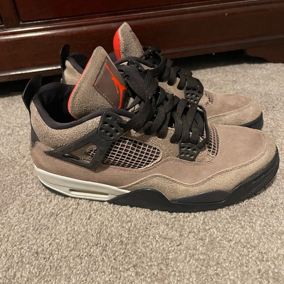 Jordan 4 taupe haze size 10.5 good condition - Picture 6 of 8